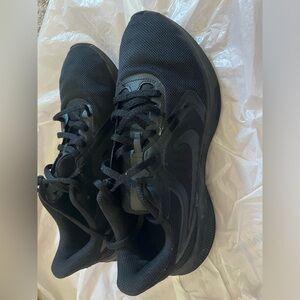 Nike Downshifter 1Triple Black Running Shoes size 8